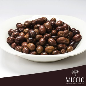 Leccino olives